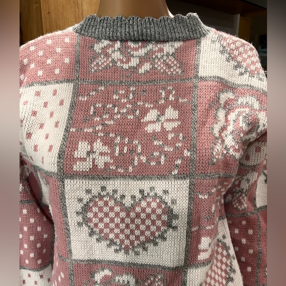 Vintage Adele Knit 80’s snow bunny pastel hearts and flowers knit sweater - Picture 8 of 8